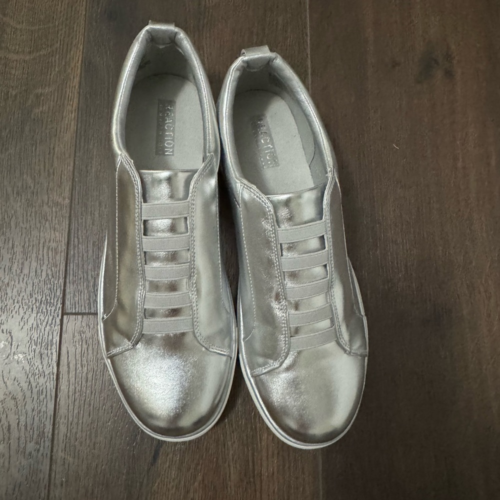 Kenneth Cole Reaction Women's Silver Sneakers Size 10